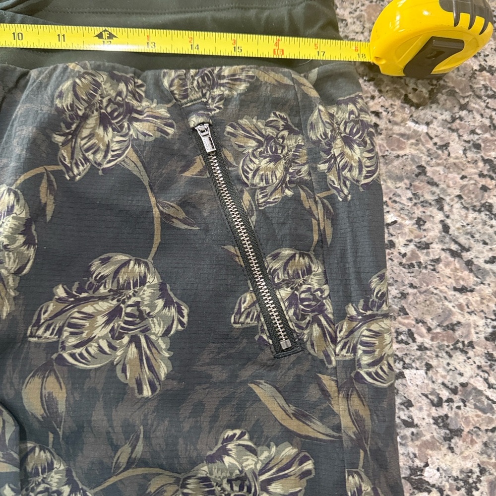 Athleta Trekkie North Printed Jogger — Deep Olive - Picture 8 of 9